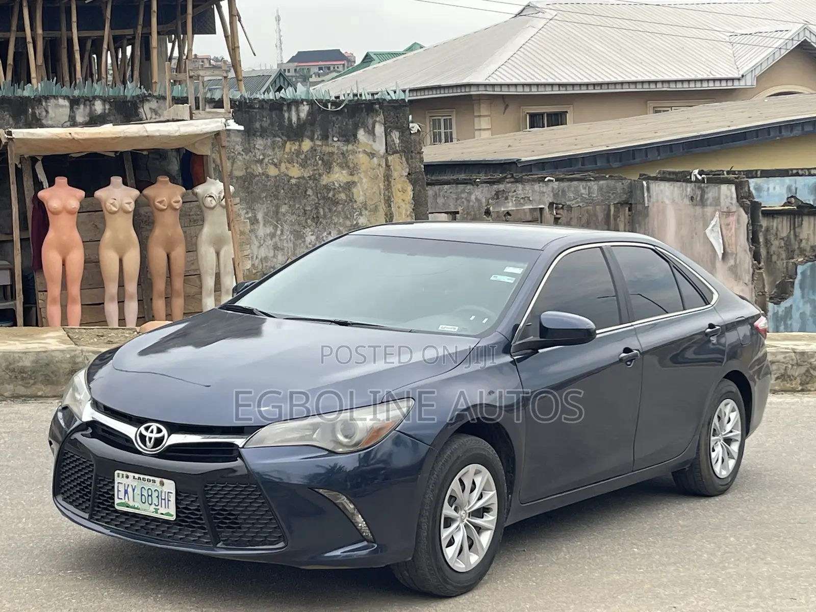 Toyota Camry LE 4dr Sedan (2.5L 4cyl 6A) 2017 Gray