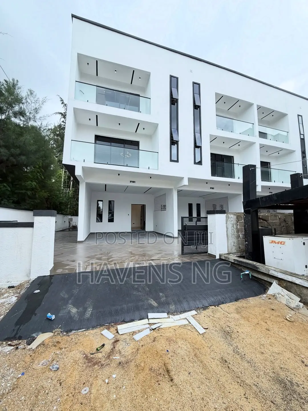 5bdrm House in Ikota for sale
