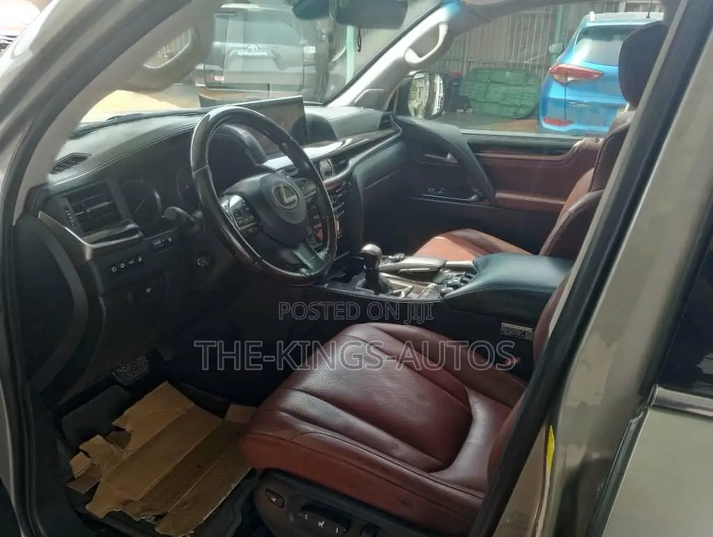 Lexus LX 570 (5 seats) AWD 2016 Gray