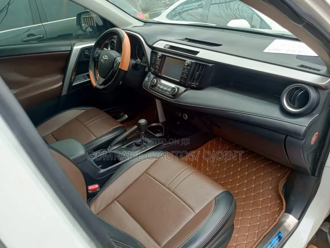 Toyota RAV4 Limited AWD 2019 White