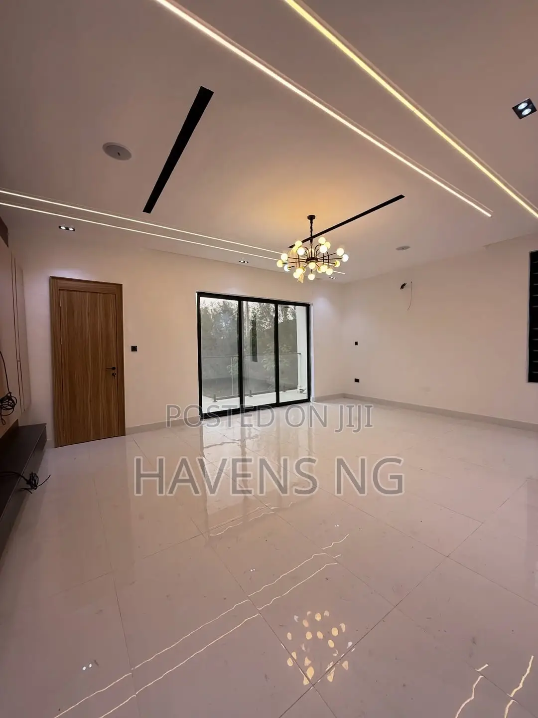 5bdrm House in Ikota for sale