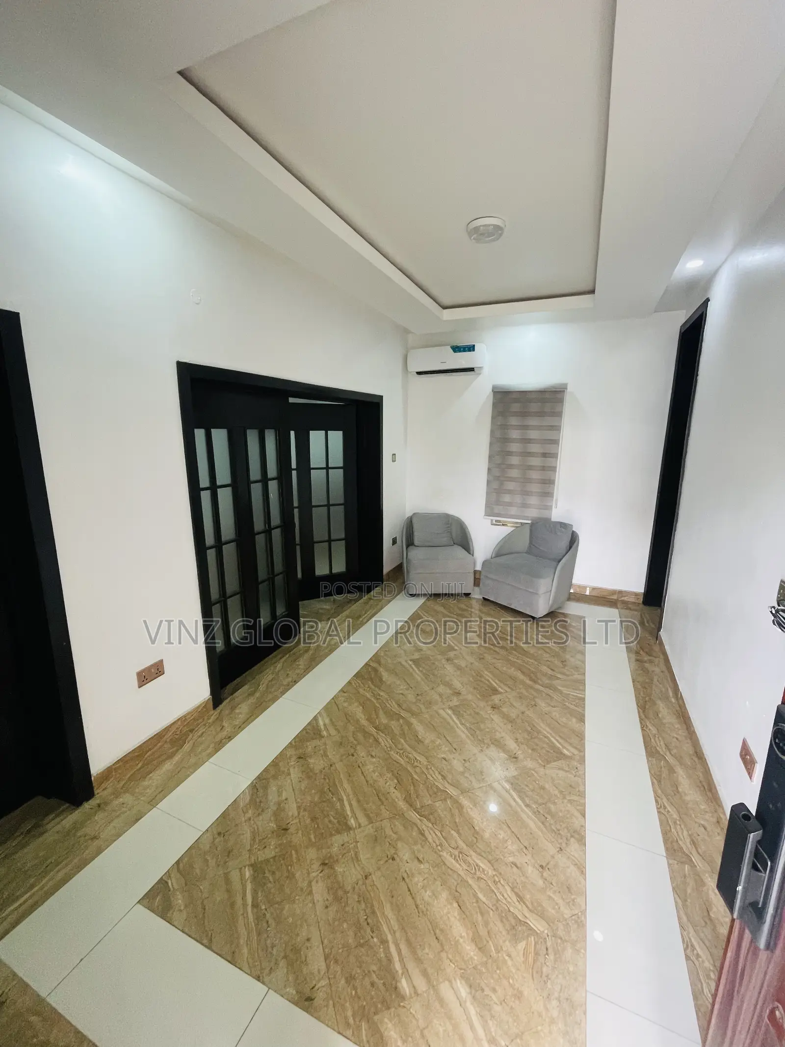 Exquisite 5/4 Bedrom Detached Duplex in a Serene Secured Environment