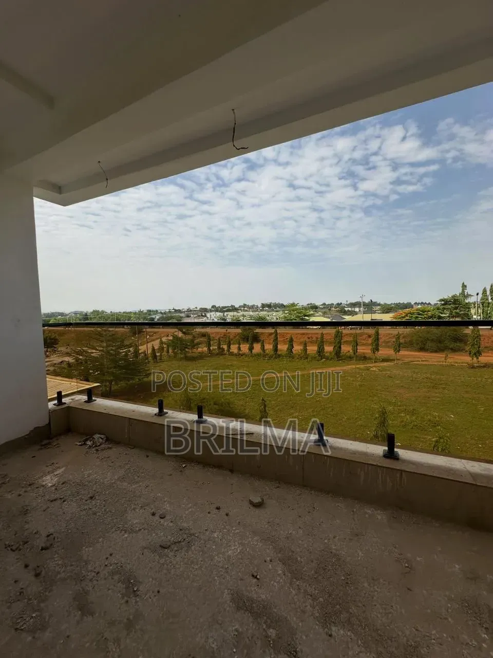 4bdrm Duplex in Gaduwa for sale
