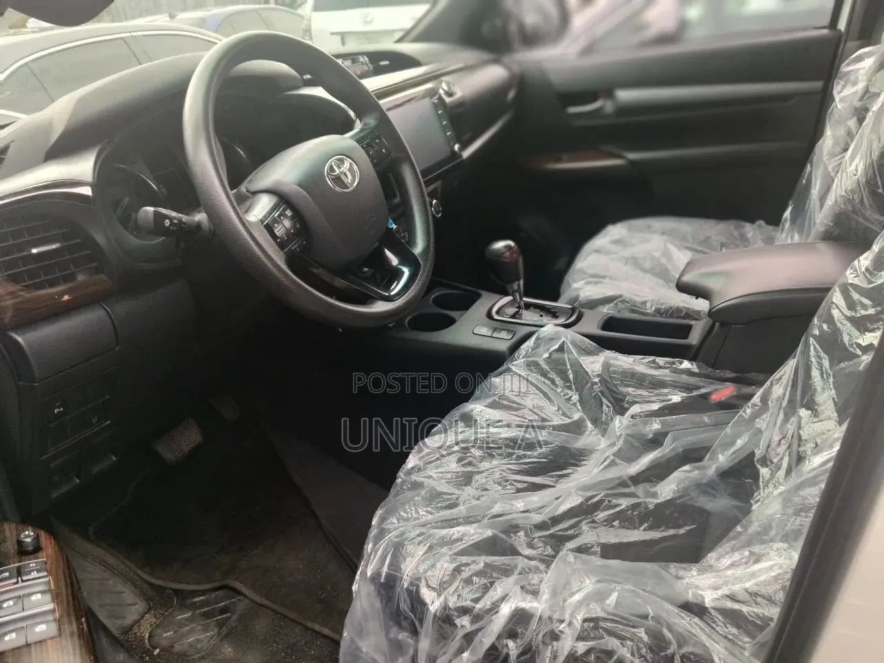 Toyota Hilux 2021 White