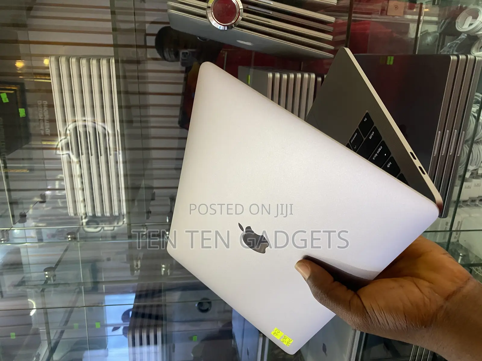 Laptop Apple MacBook Pro 2017 16GB Intel Core i7 SSD 512GB