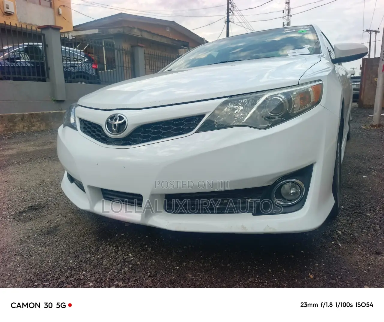 Toyota Camry SE 4dr Sedan (2.5L 4cyl 6A) 2013 White