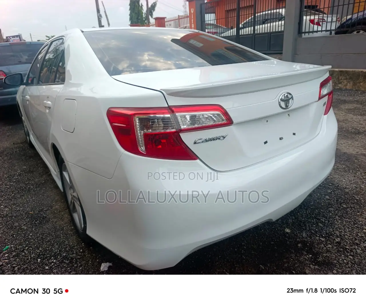 Toyota Camry SE 4dr Sedan (2.5L 4cyl 6A) 2013 White