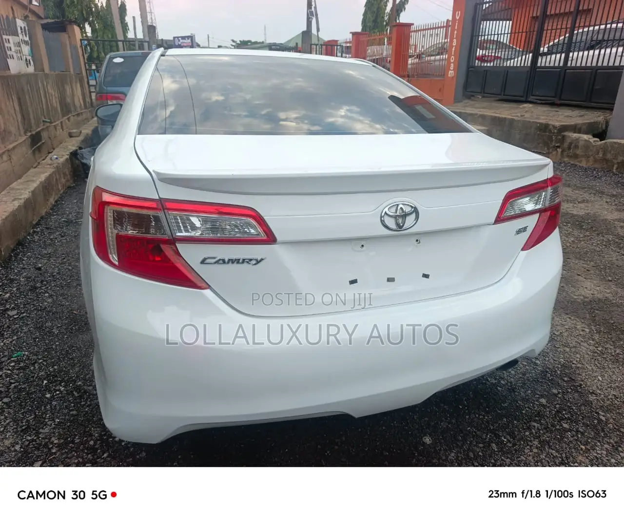 Toyota Camry SE 4dr Sedan (2.5L 4cyl 6A) 2013 White