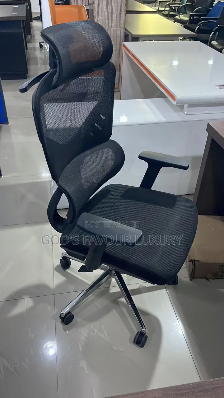 Ergonomic Office Swivel Mesh Chair.