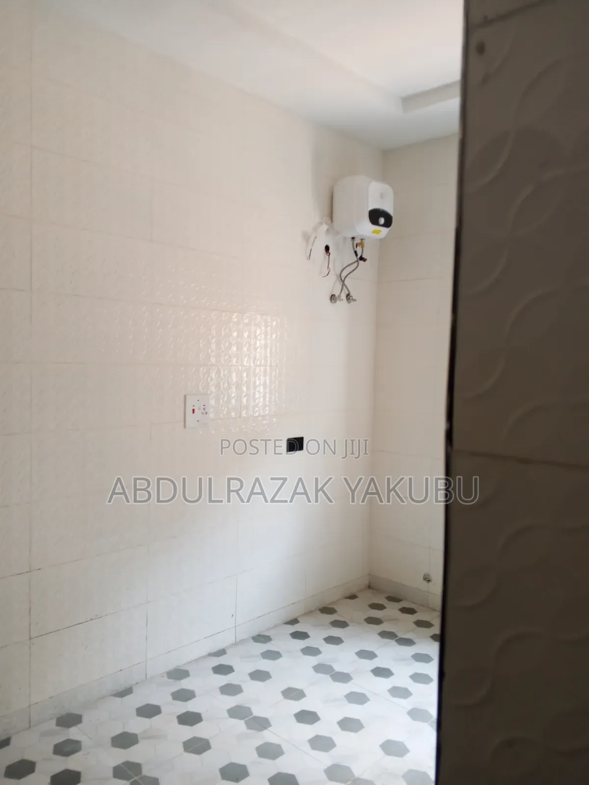 2bdrm Block of Flats in Non, Sabon Lugbe for rent