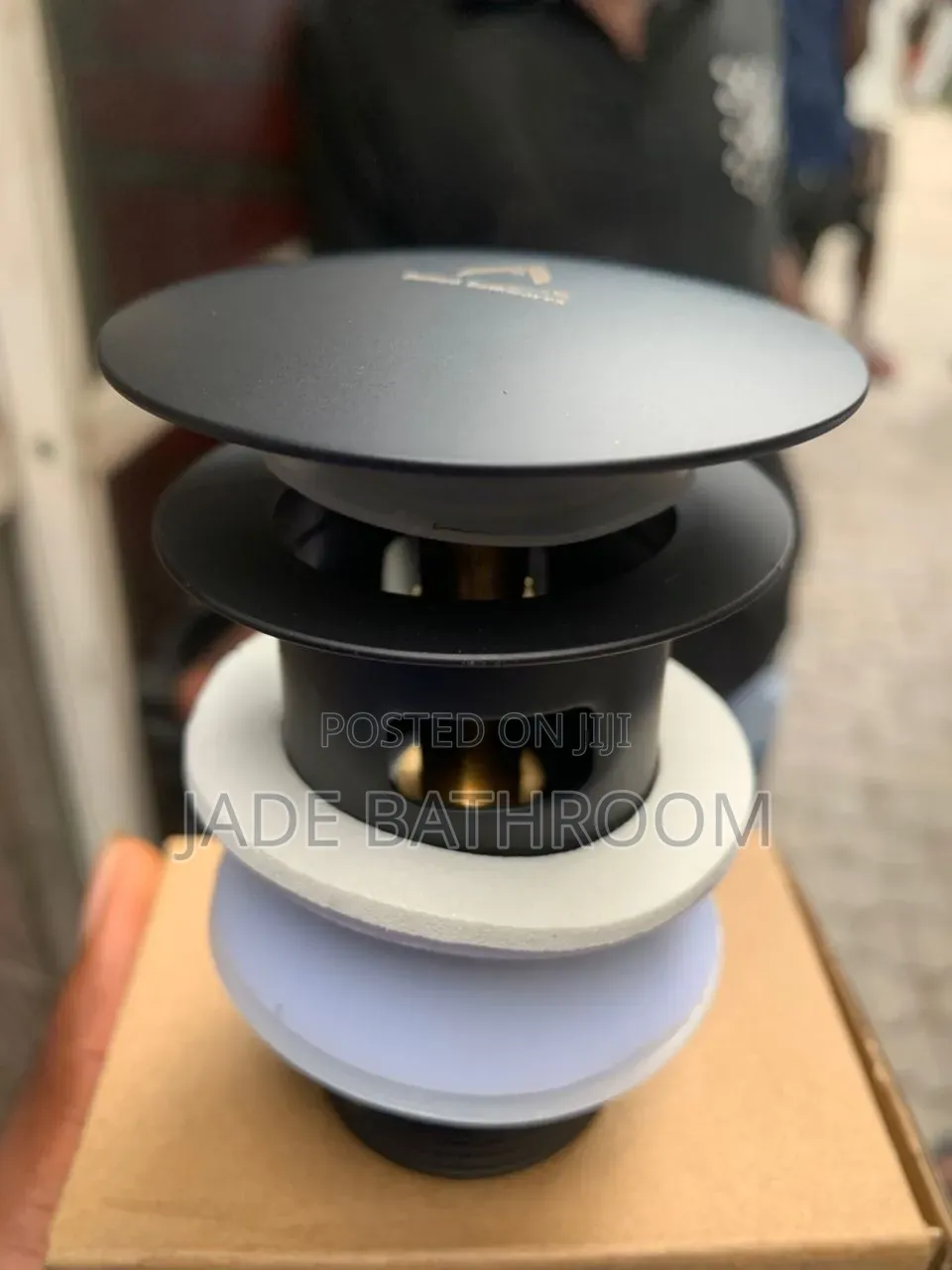 Pump Up Waste Black