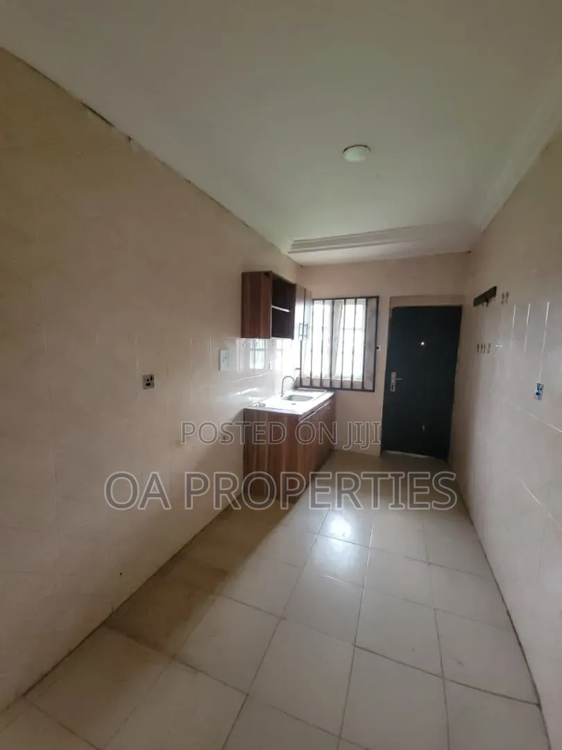 3bdrm Block of Flats in Kolapo Ishola Gra, Ibadan for rent