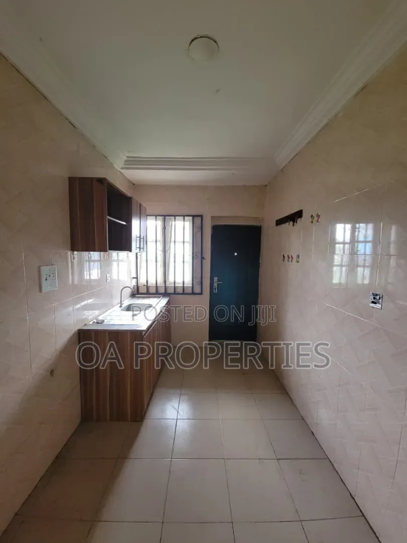 3bdrm Block of Flats in Kolapo Ishola Gra, Ibadan for rent