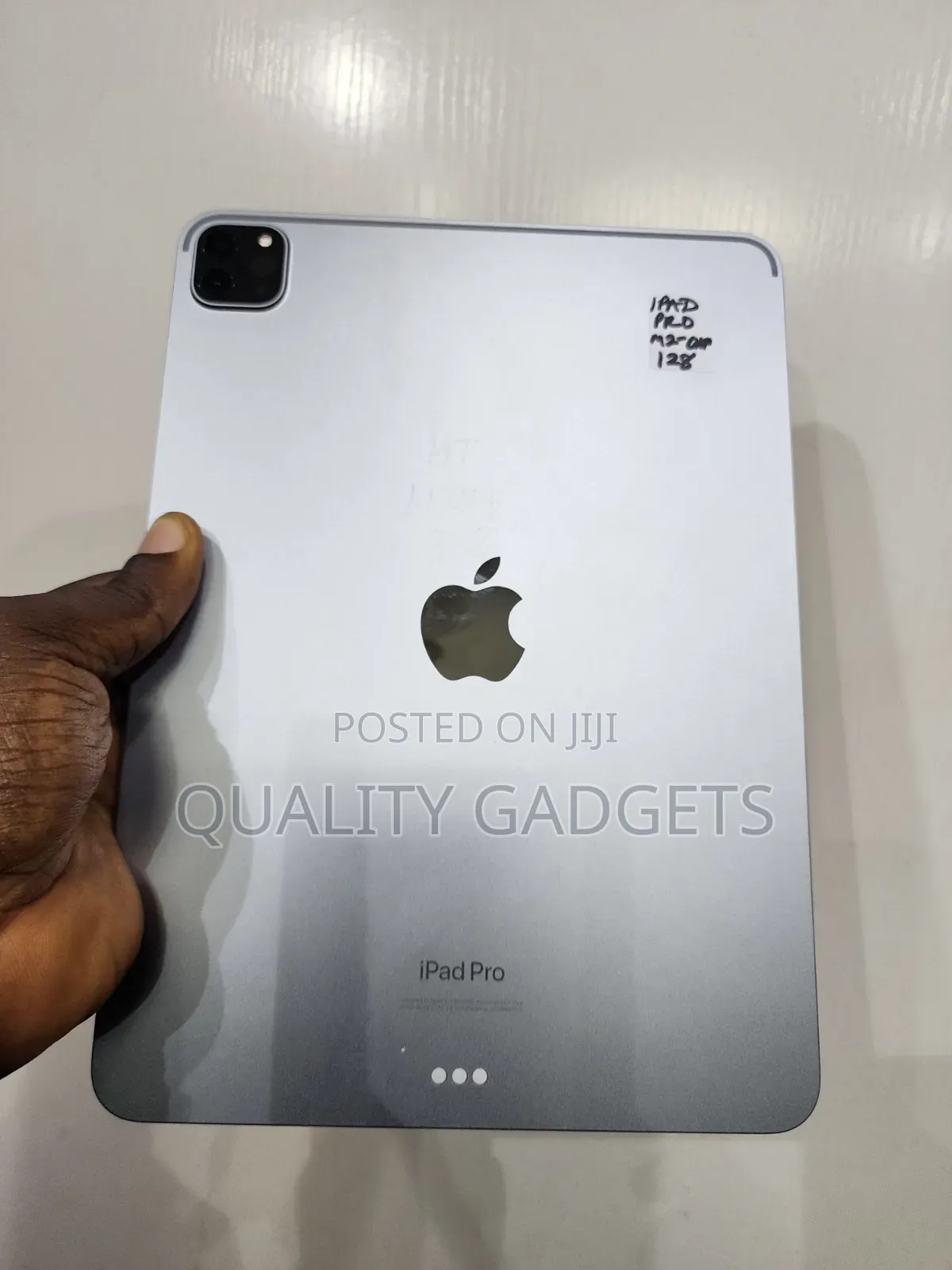 Apple iPad Pro (2022) 128 GB Gray