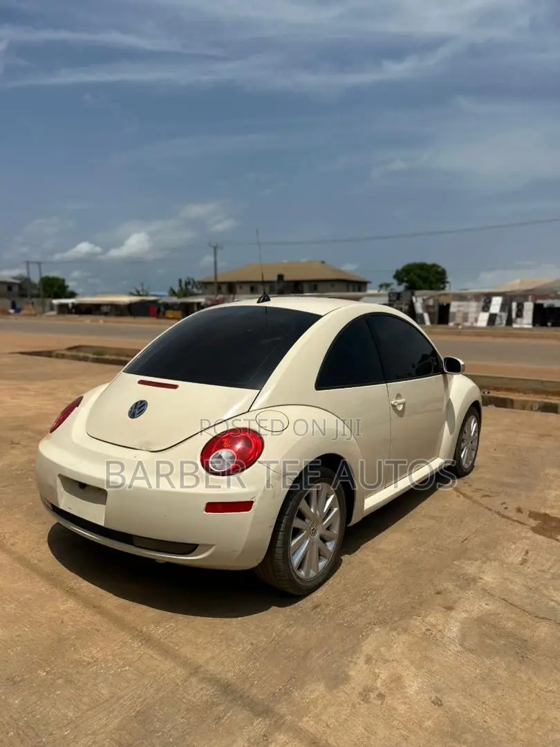 Volkswagen Beetle 2008 Gold