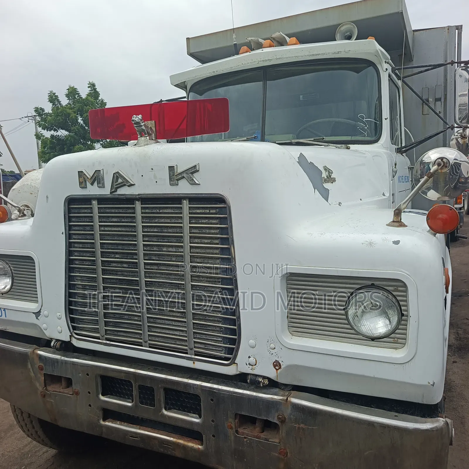 Mack R Model Tipper 10 Tokunbo Manual Transmission