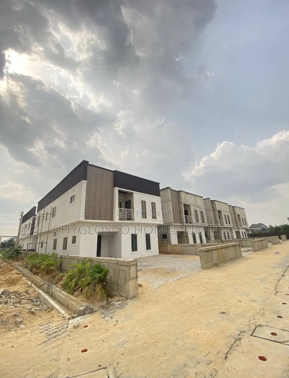 4bdrm Duplex in Elelenwo for sale