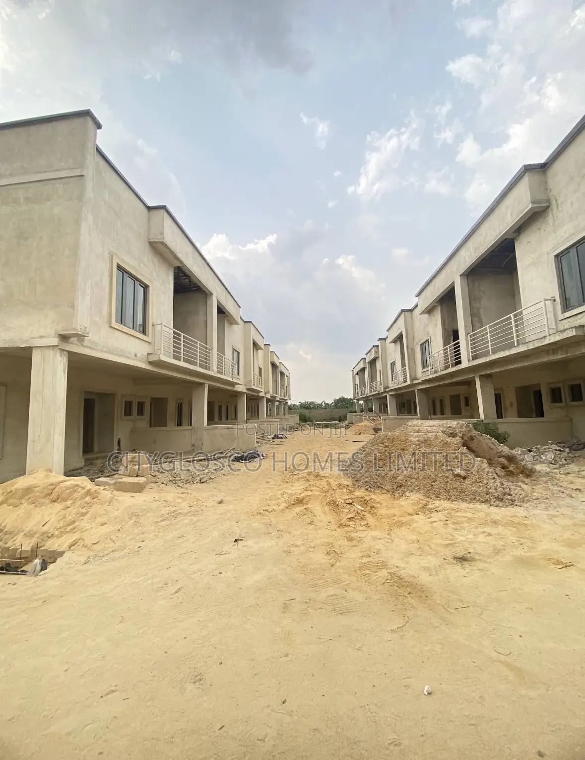 4bdrm Duplex in Elelenwo for sale