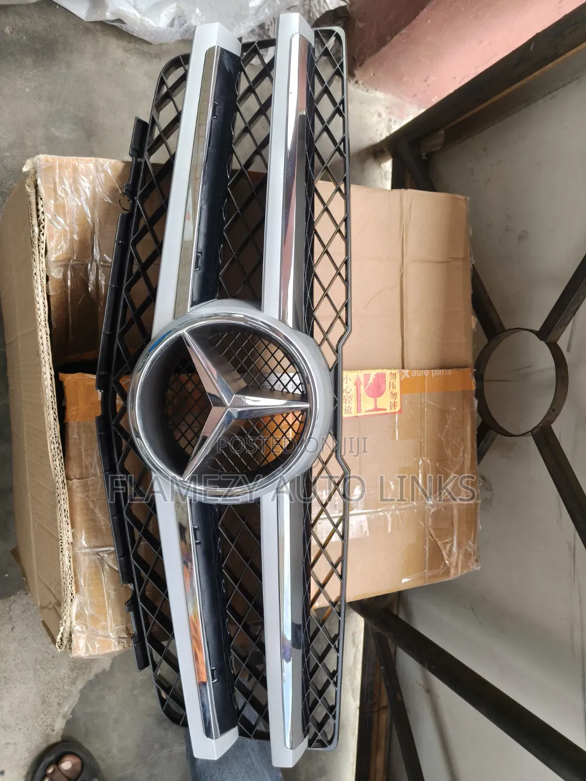 Front Grill GLK 350 2010