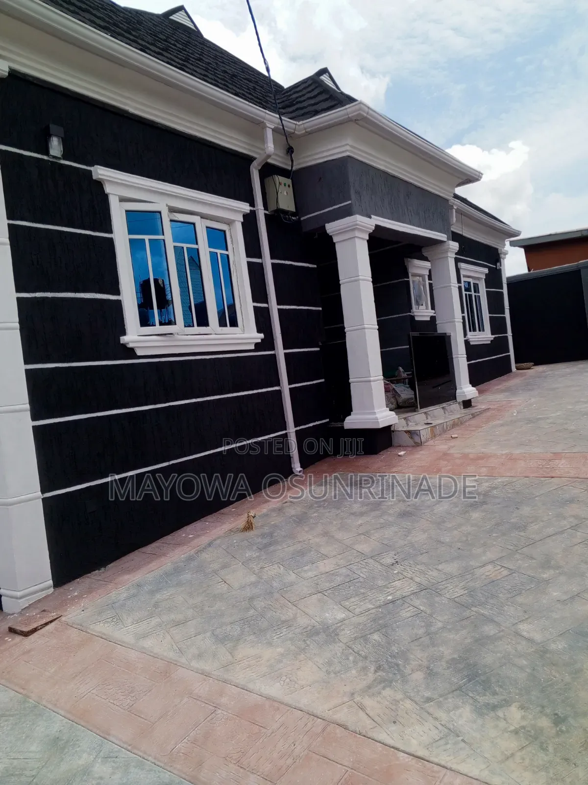 3bdrm Apartment in Elolad, Ologuneru for rent