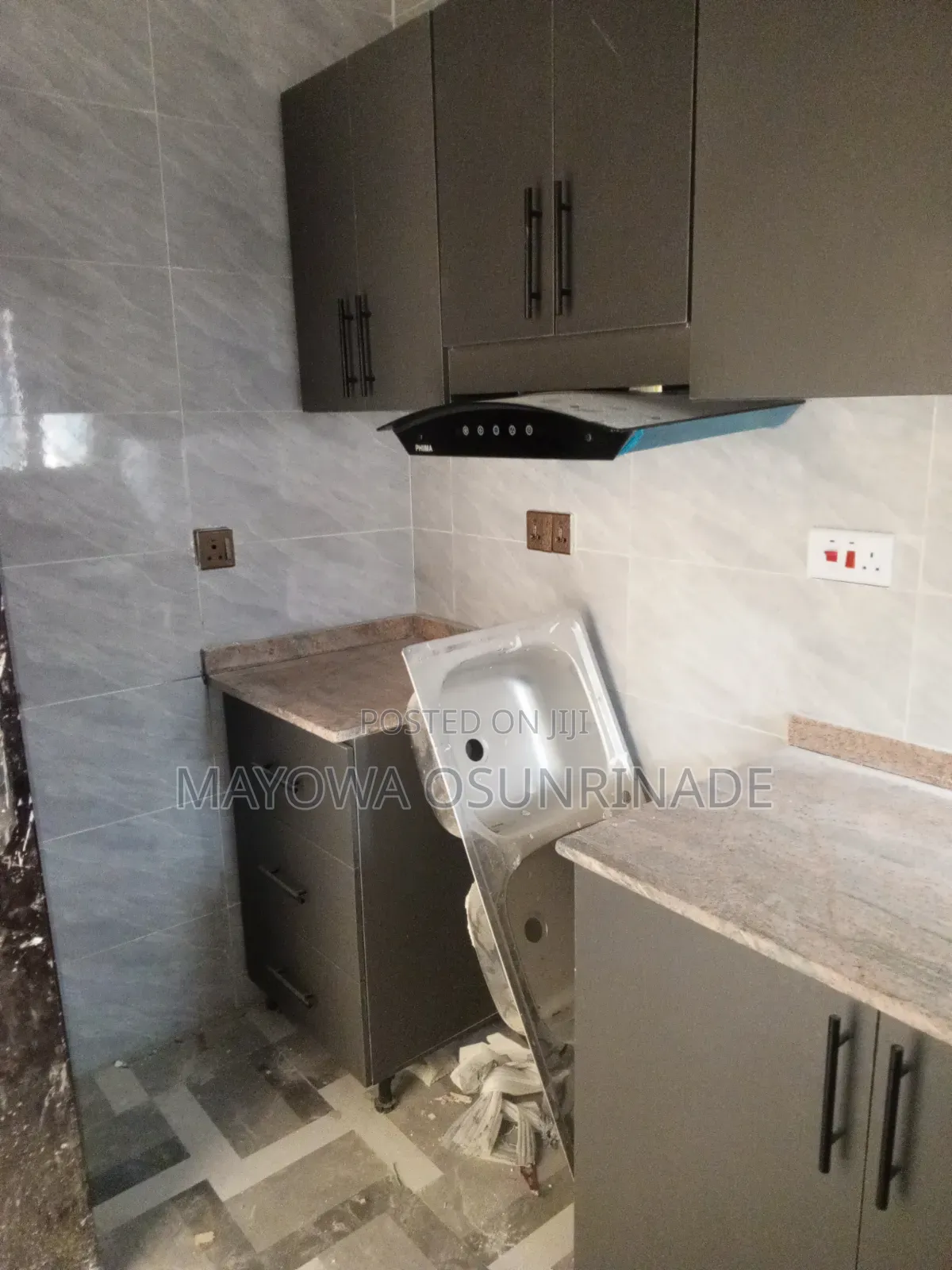 3bdrm Apartment in Elolad, Ologuneru for rent