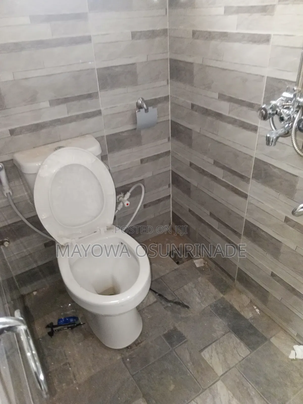 3bdrm Apartment in Elolad, Ologuneru for rent