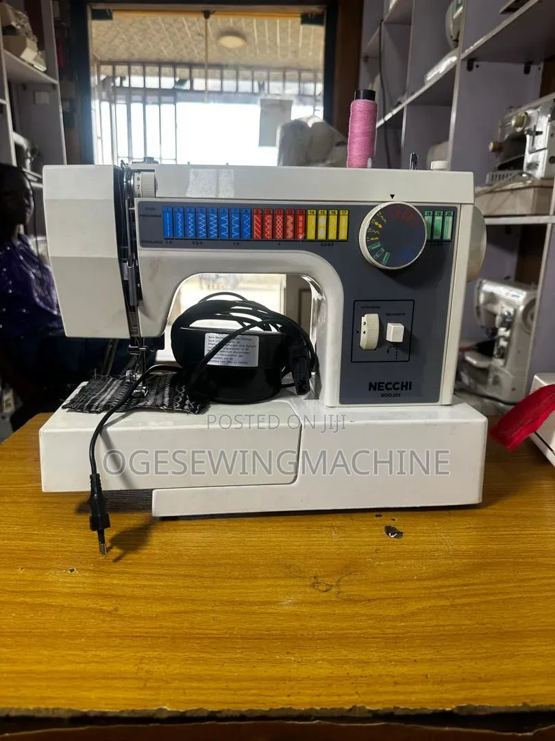 Electronic Mutipule Stitches Sewing Machine