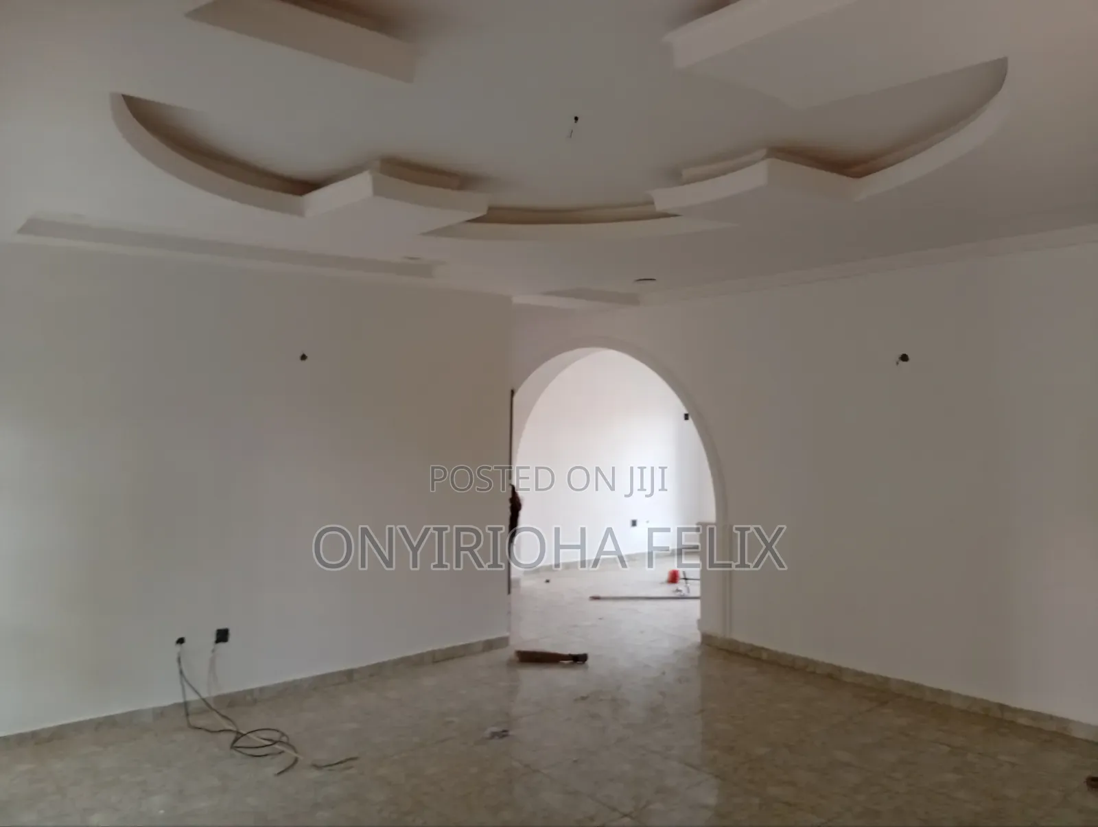 3bdrm Block of Flats in Gwarinpa 6Th Avenue, Life Camp for rent