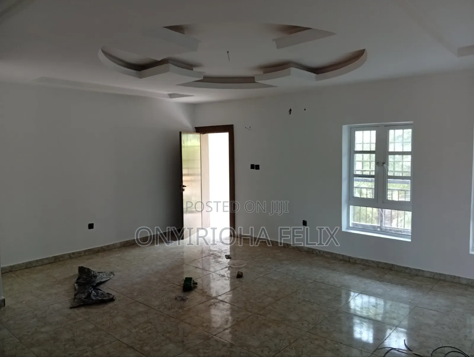 3bdrm Block of Flats in Gwarinpa 6Th Avenue, Life Camp for rent