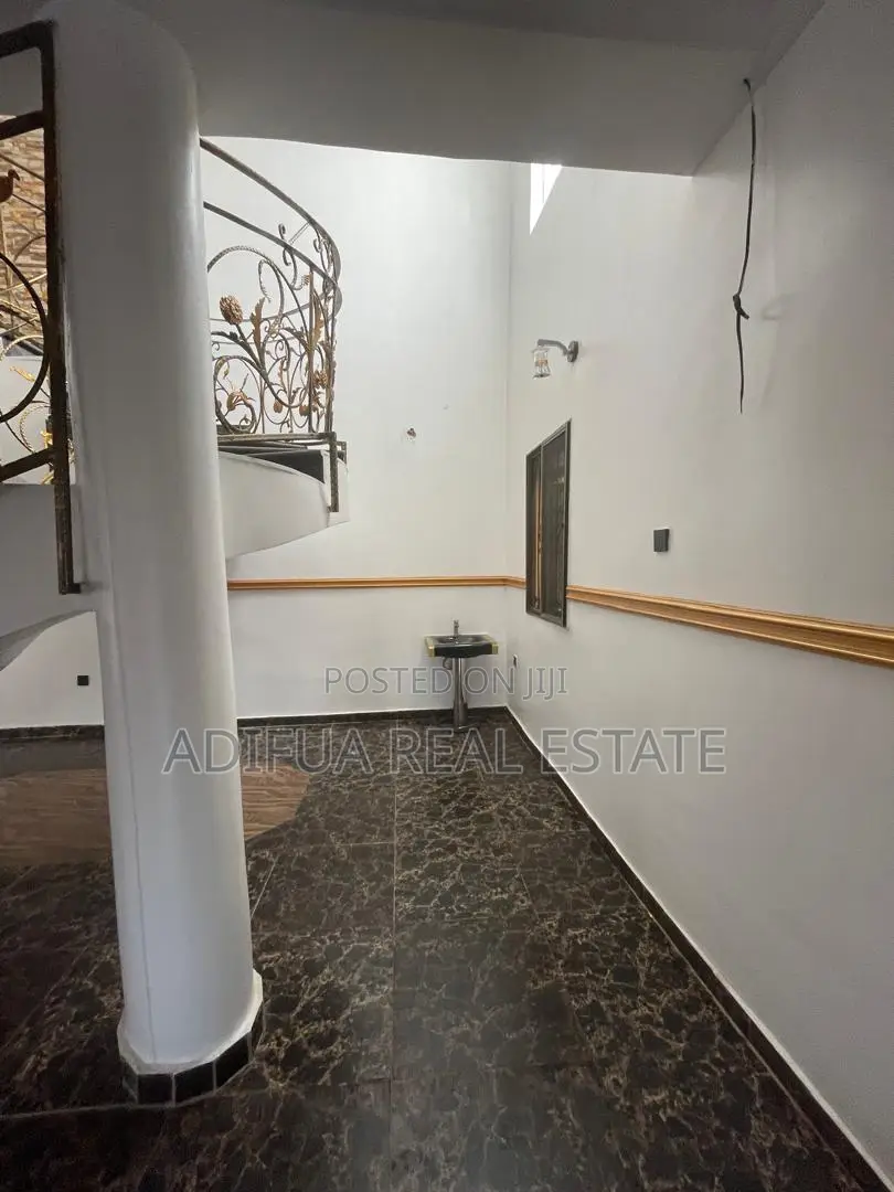 5bdrm Duplex in Mabushi for rent