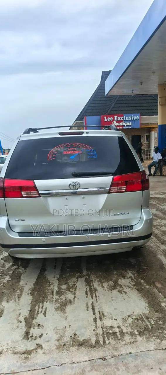 Toyota Sienna 2007 Green