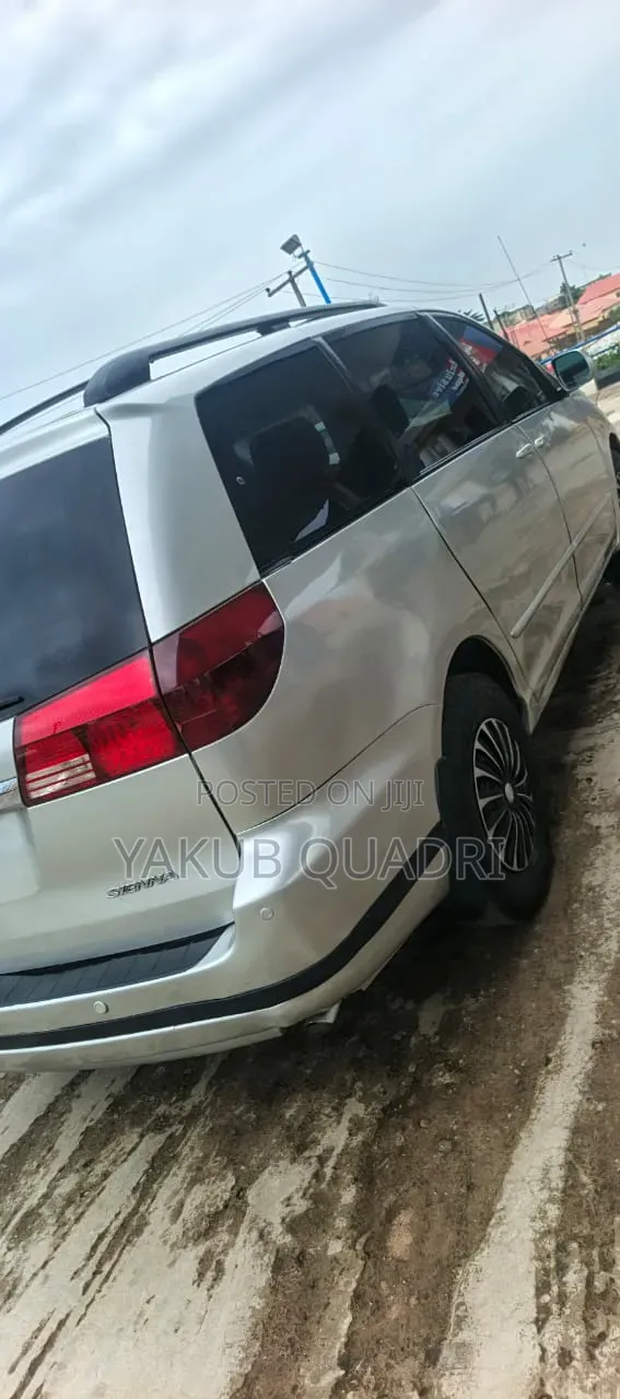 Toyota Sienna 2007 Green