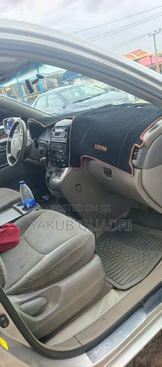 Toyota Sienna 2007 Green
