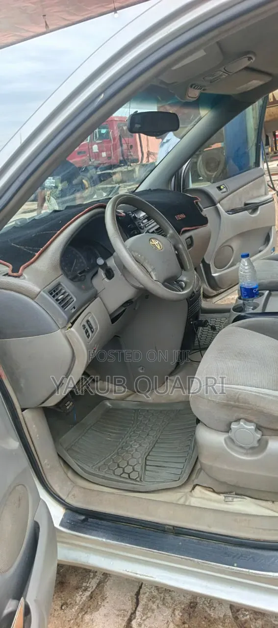 Toyota Sienna 2007 Green