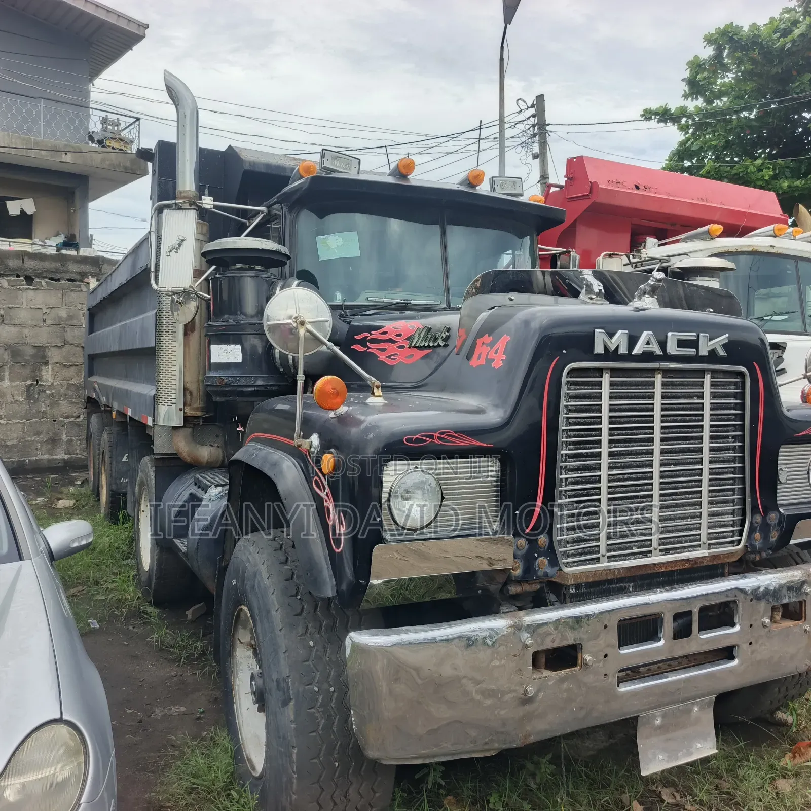 Mack R Model Tipper 12 Tyre 24 Valve Tokunbo With Custom Pap