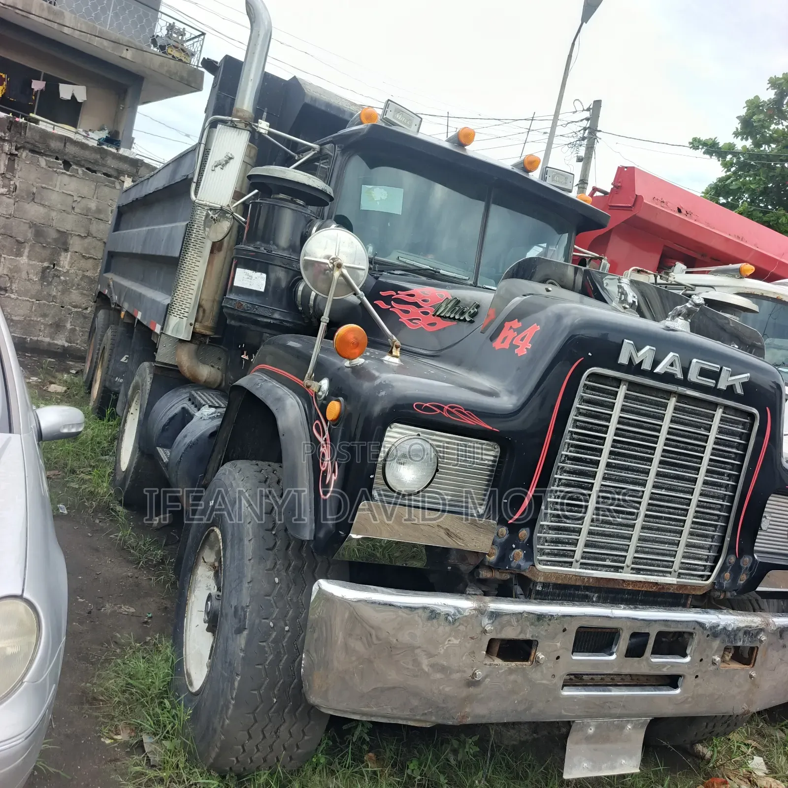 Mack R Model Tipper 12 Tyre 24 Valve Tokunbo With Custom Pap