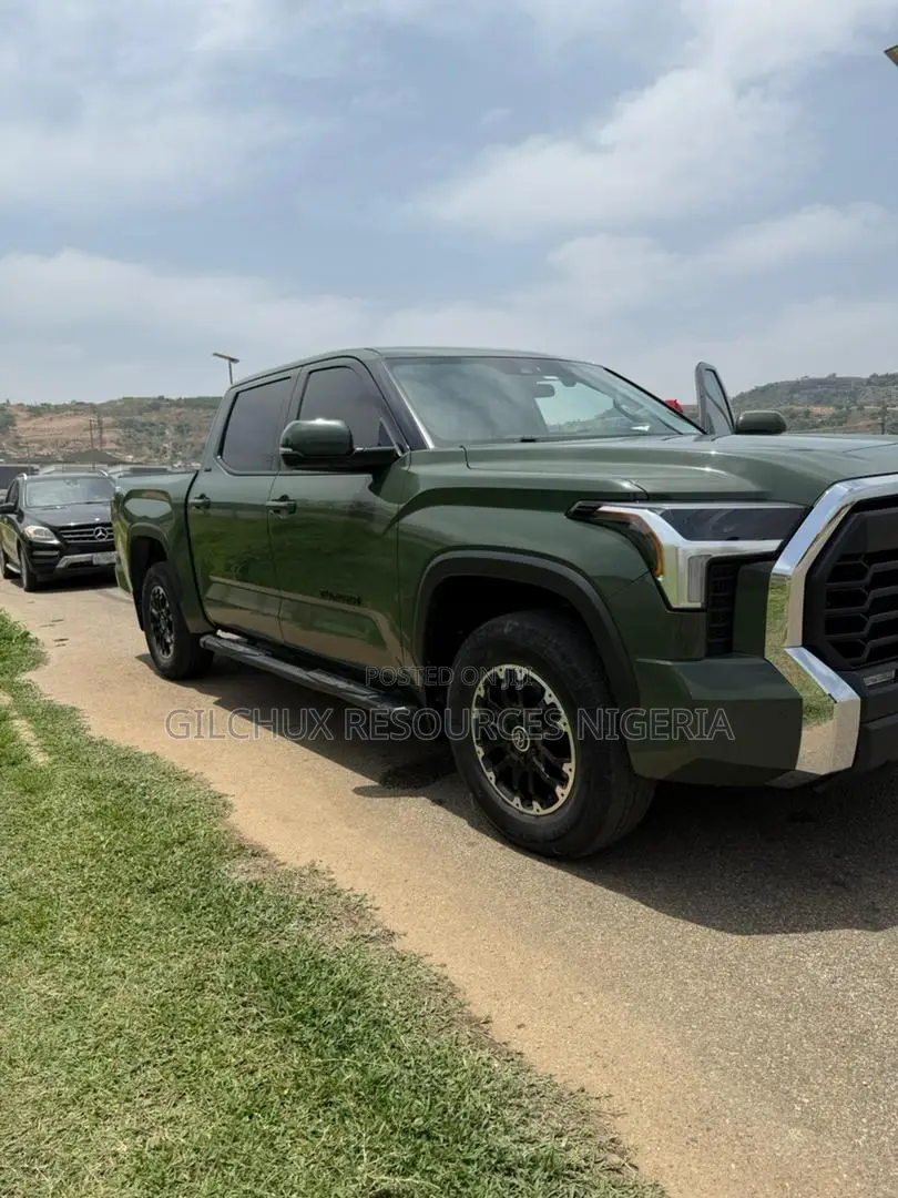 Toyota Tundra 2022 Green
