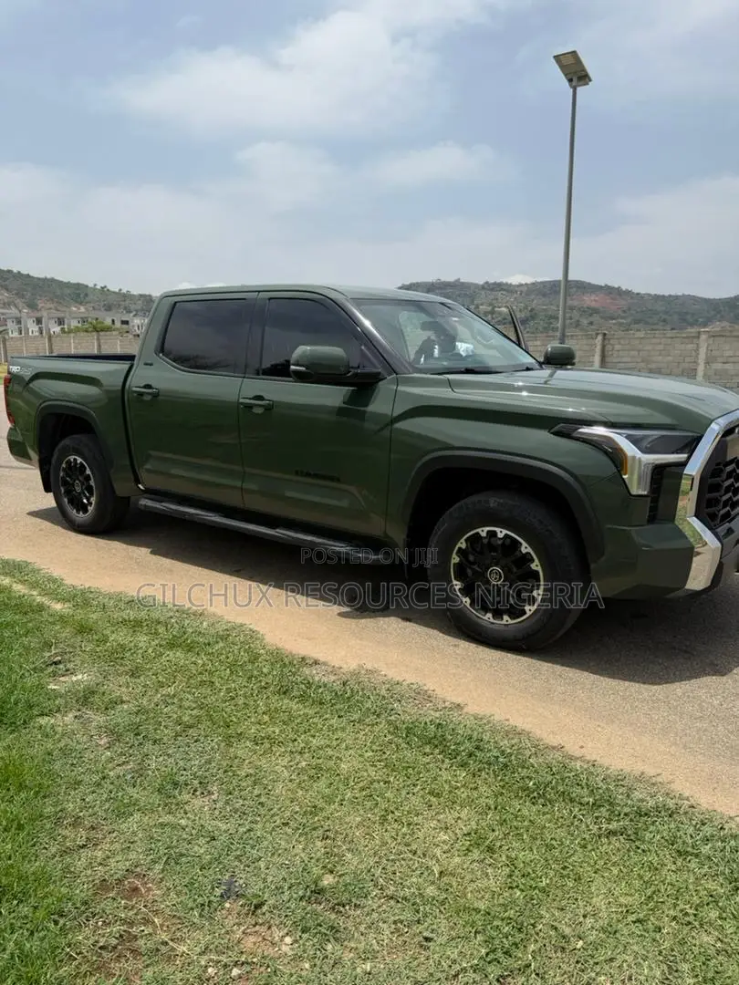 Toyota Tundra 2022 Green