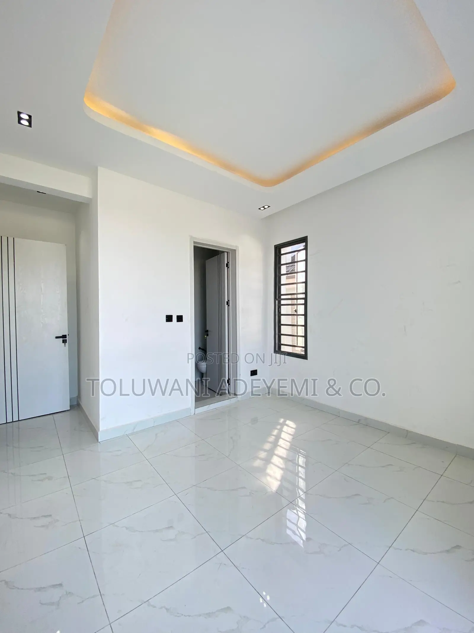 2bdrm Apartment in Ikate, Lekki, Lagos for sale