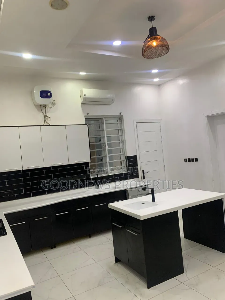 5bdrm Duplex in Osapa London Lekki for rent