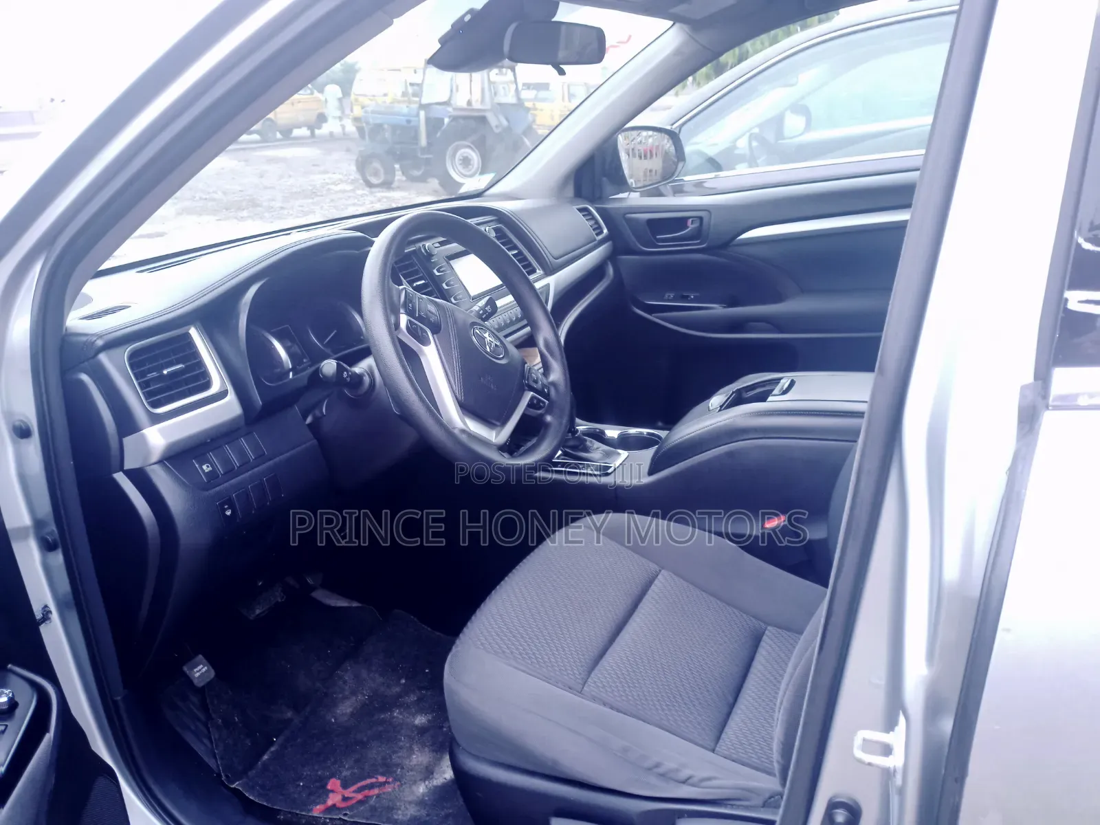 Toyota Highlander LE 4x2 (2.7L 4cyl 6A) 2017 Silver