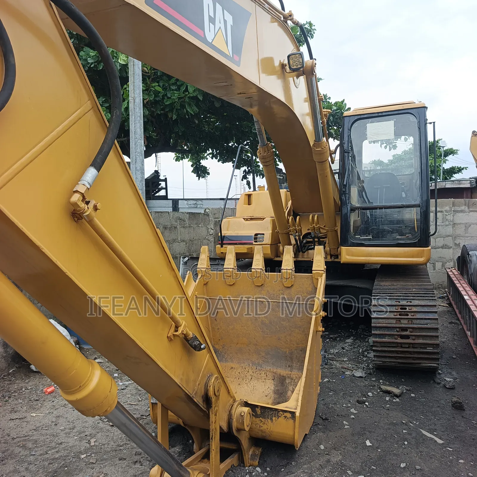 Excavator Tokunbo Catapillar Engine
Model 320l