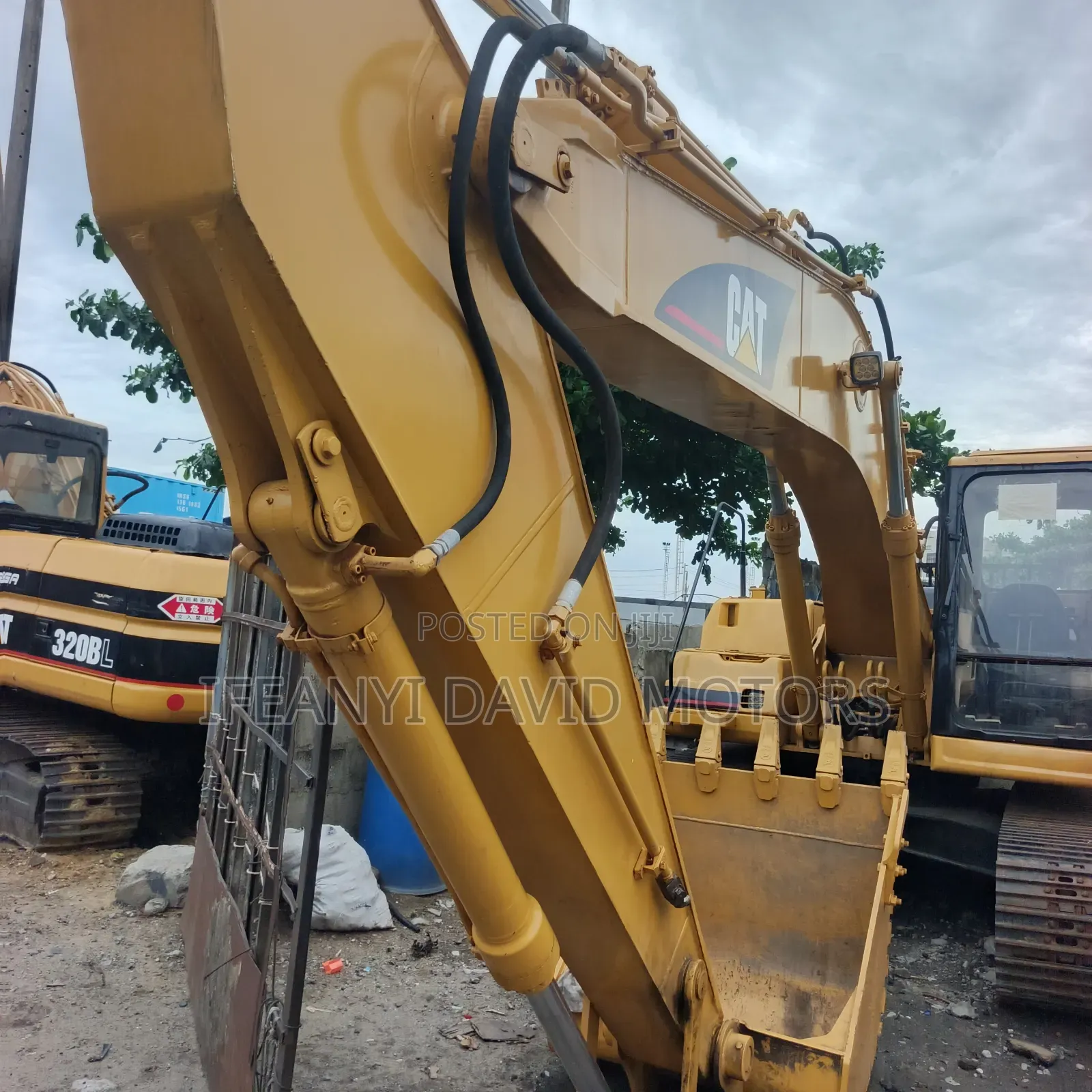 Excavator Tokunbo Catapillar Engine
Model 320l