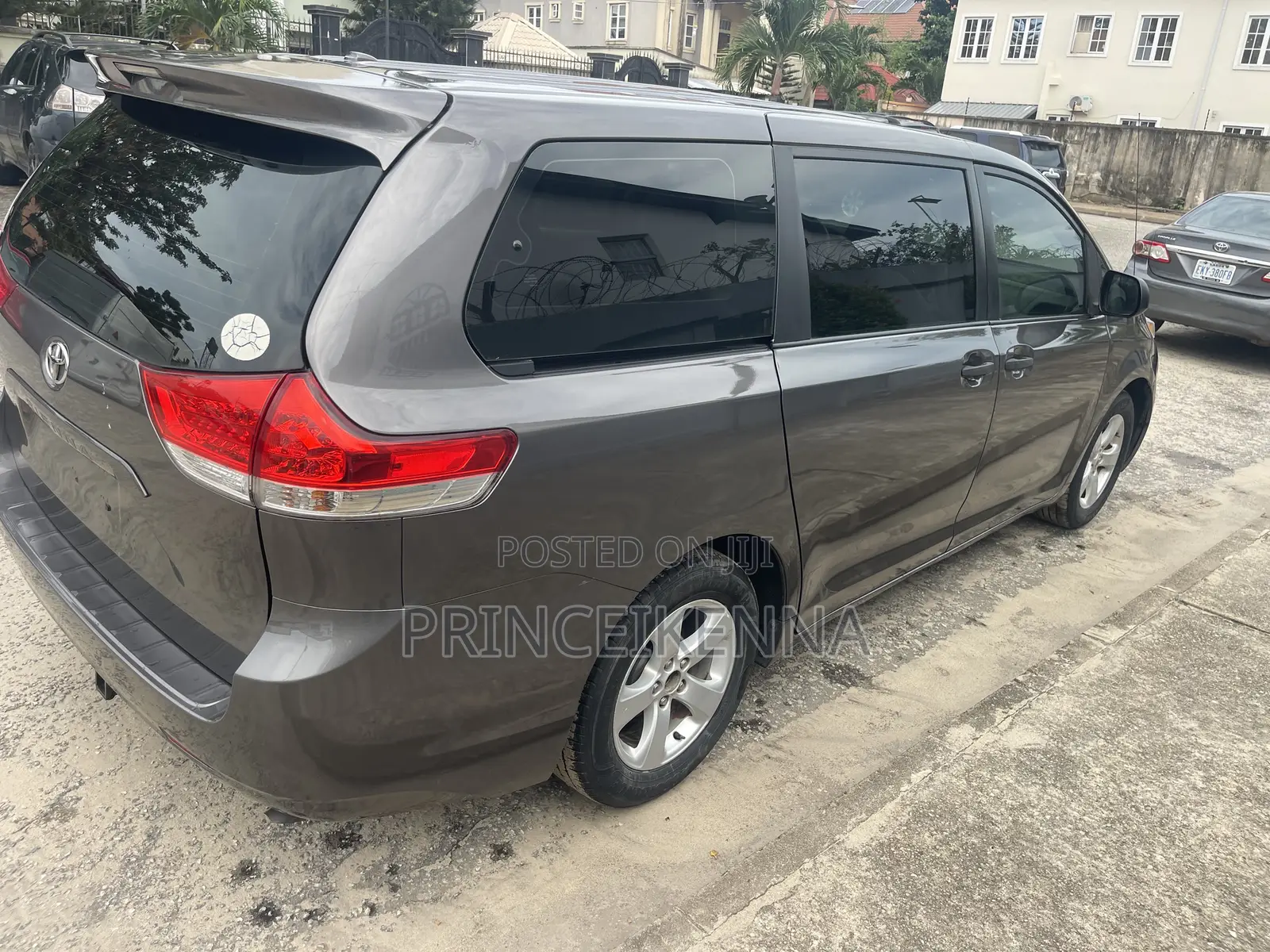 Toyota Sienna 2012 Gray