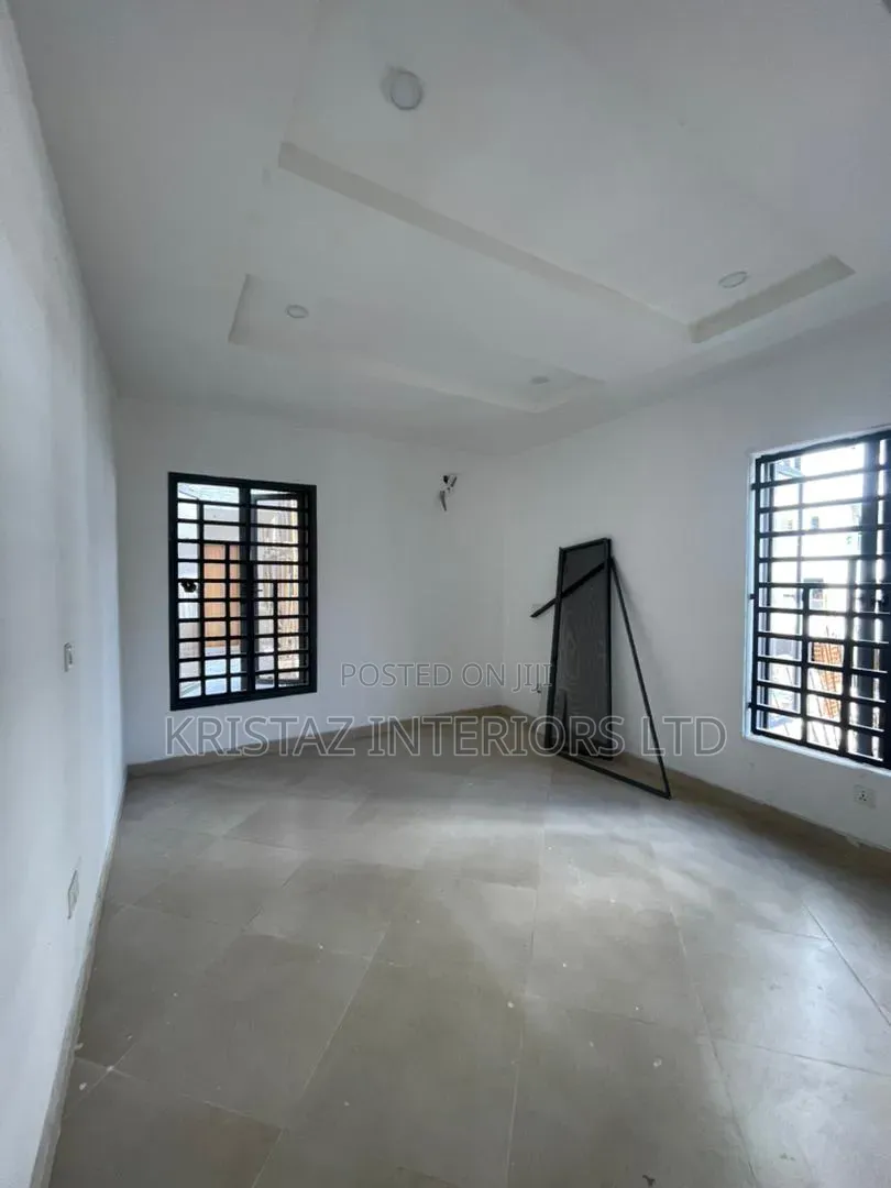 4bdrm Apartment in Ikate for sale