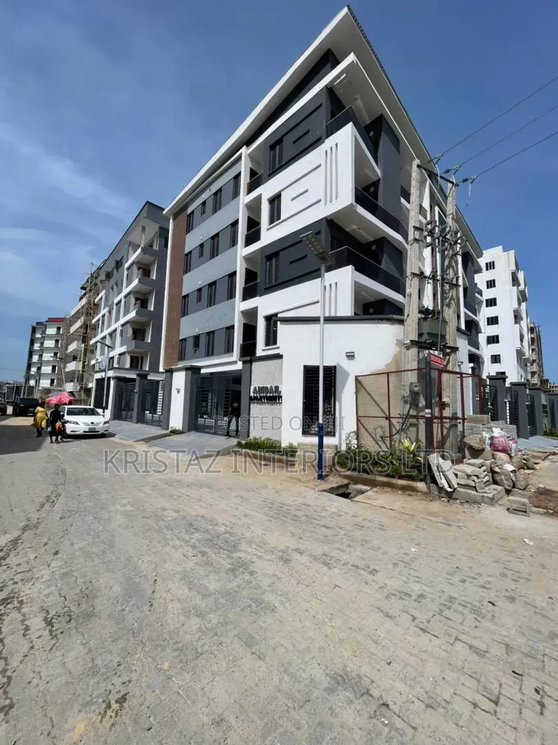 4bdrm Apartment in Ikate for sale