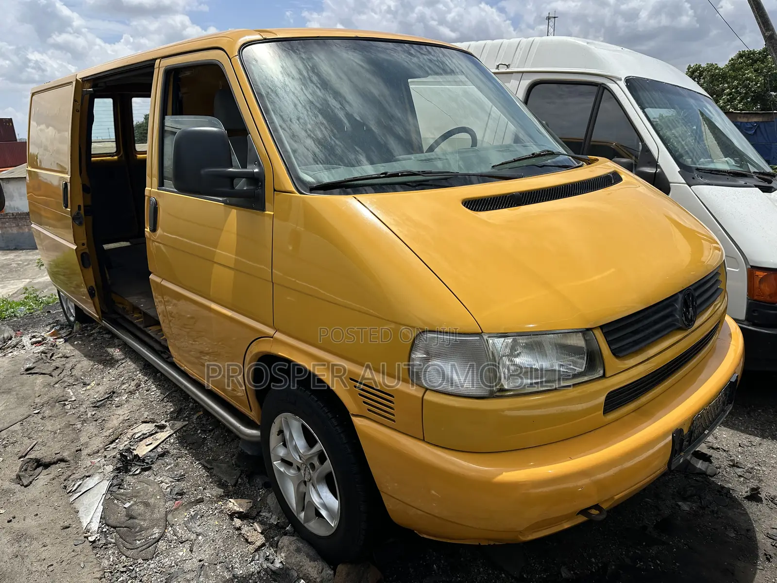 Volkswagen Transporter 2005 Yellow