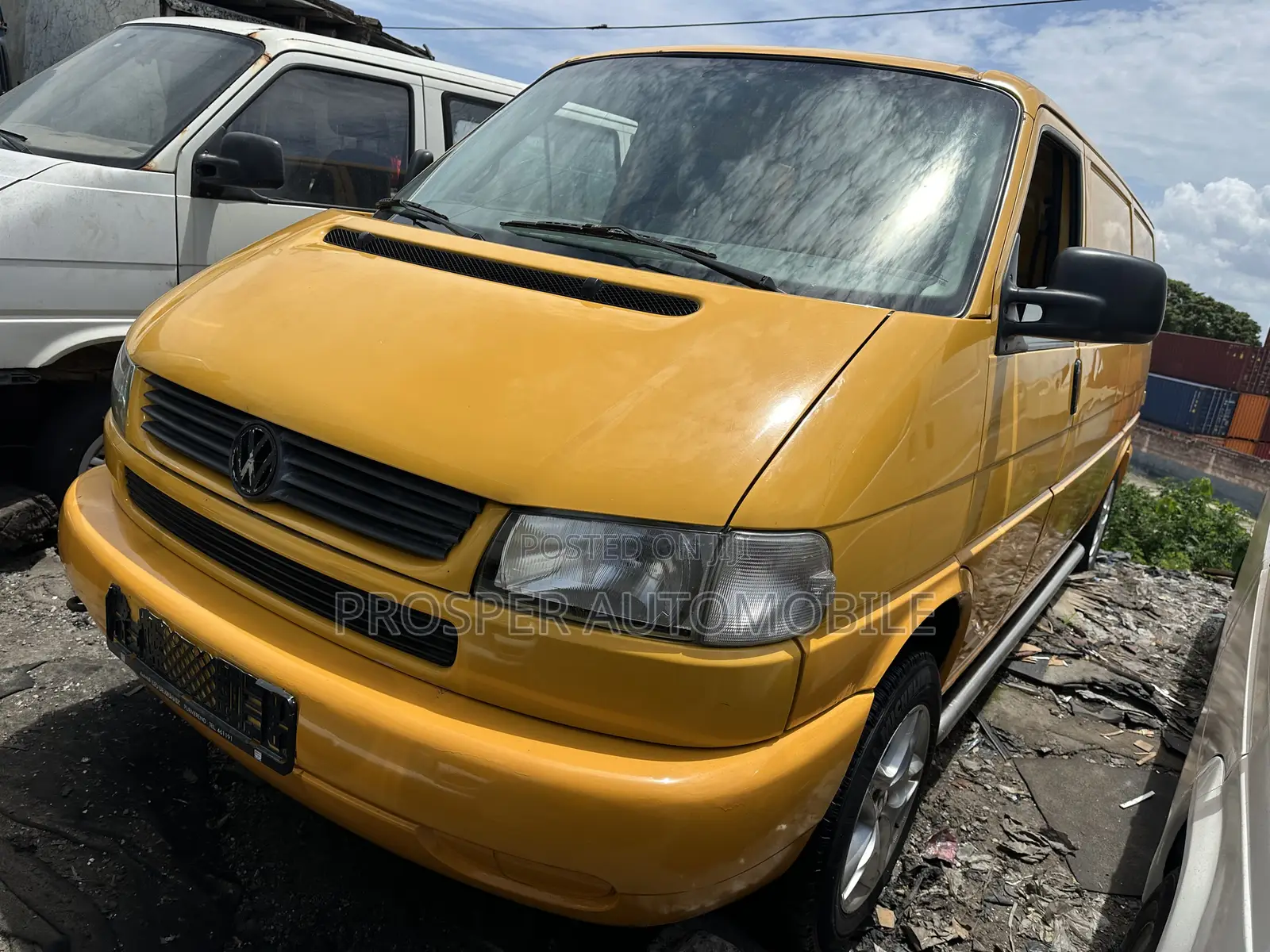 Volkswagen Transporter 2005 Yellow