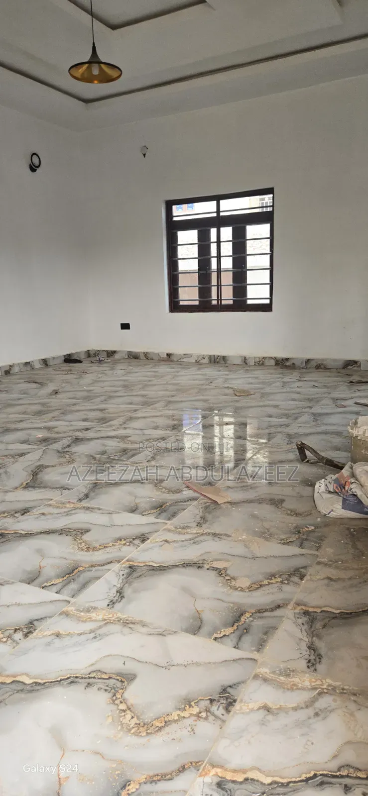 2bdrm Apartment in Sabon Lugbe for rent