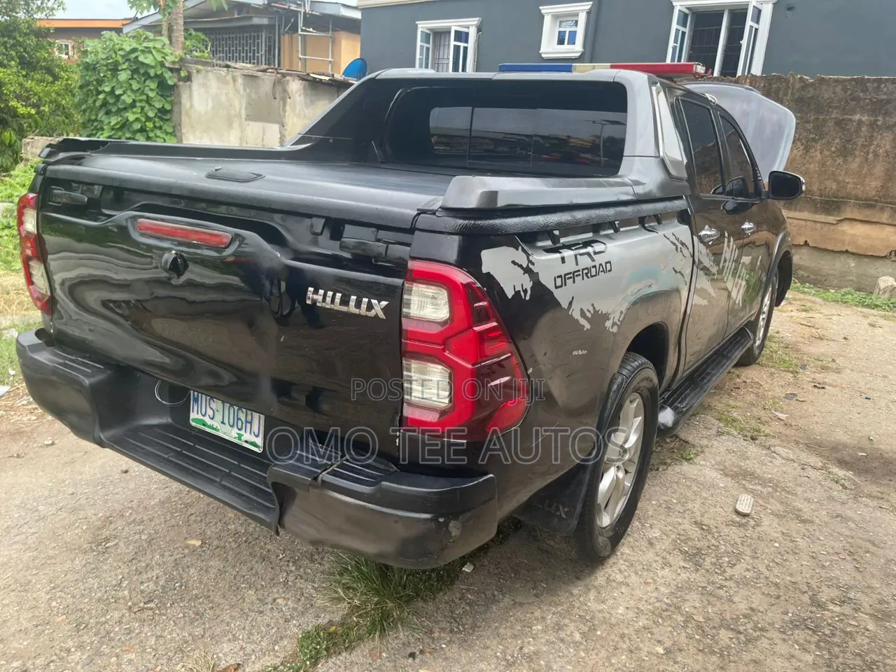 Toyota Hilux Revo Double Cab Petrol 2.7 AWD 2016 Black